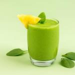 Grüner Smoothie gegen Cellulite: Was Spinat, Ananas und Zimt wirklich können